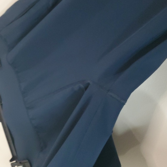 Athleta Run With It Pants Size Large Zip Pockets Lightweight Cool Breasy - Picture 4 of 13